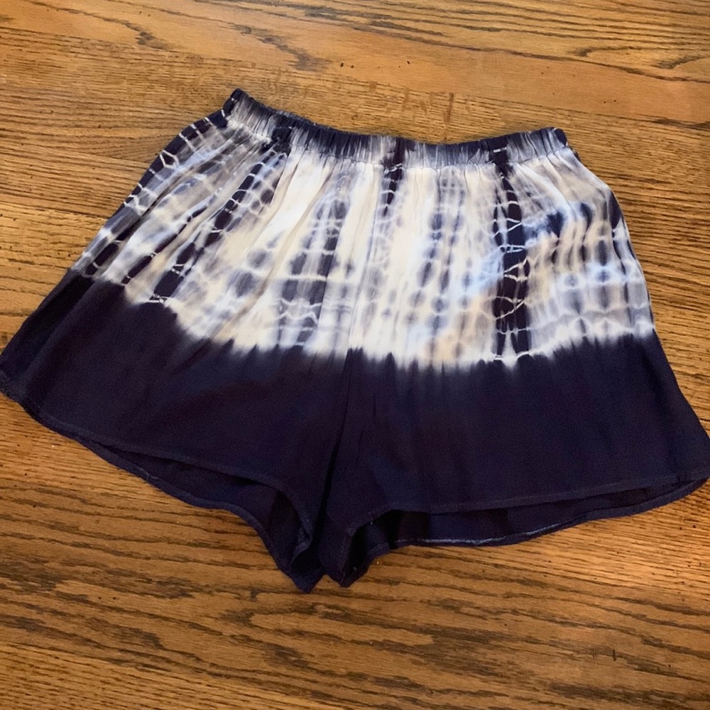 Sage beachy blue and white size 4 shorts